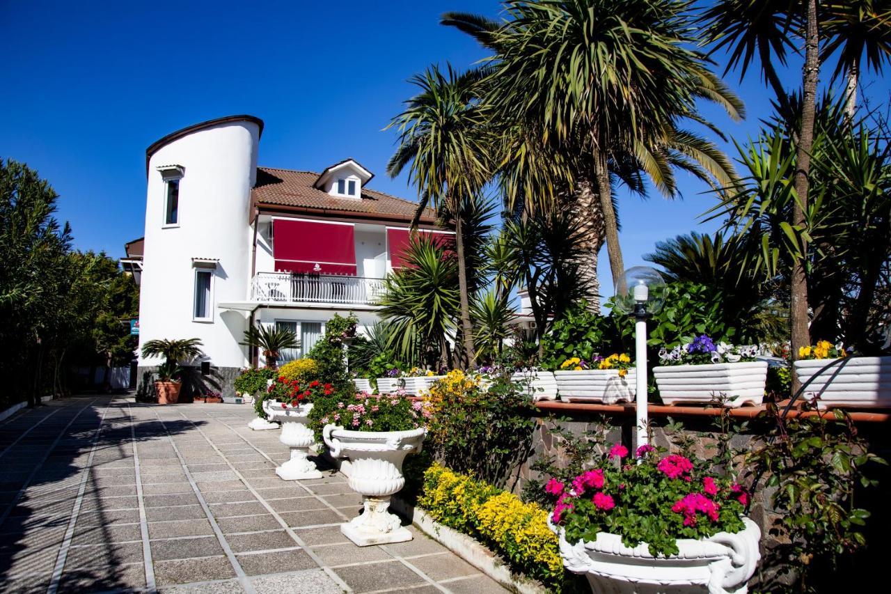 Hotel Ibisco Suites & Relax Pozzuoli Exterior foto