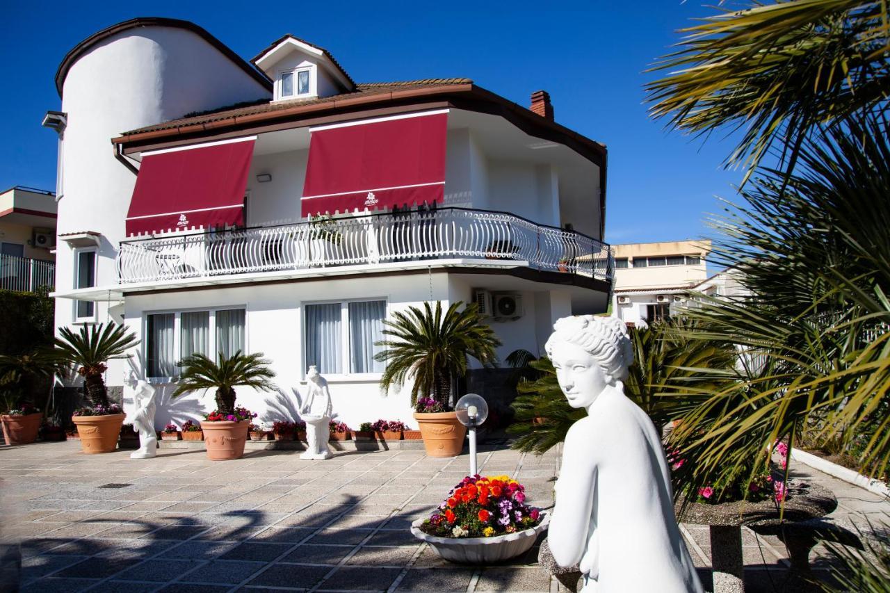 Hotel Ibisco Suites & Relax Pozzuoli Exterior foto